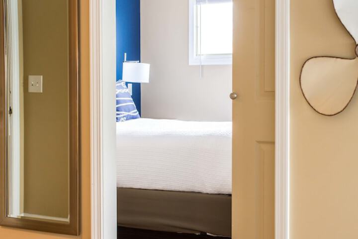 Room 33 of 74