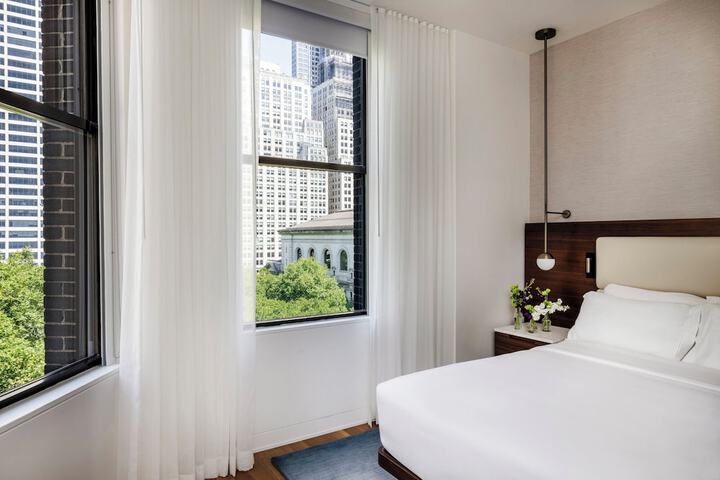 Room 32 of 54