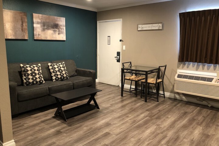 Room 38 of 115