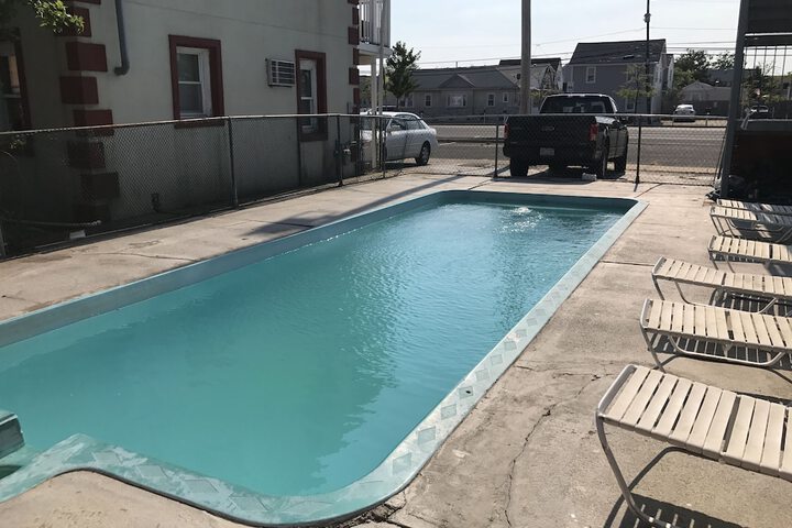 Pool 4 of 16
