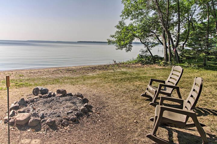 Waterfront Leech Lake Cabin w / Dock Fire Pit