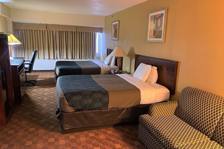 Room 19 of 40