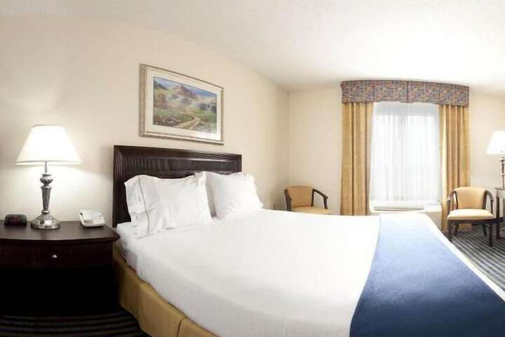 Room 20 of 34