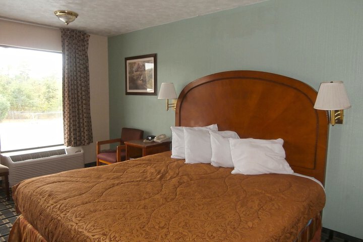 Room 9 of 20