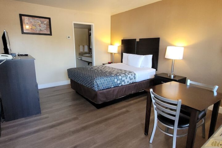 Room 15 of 21