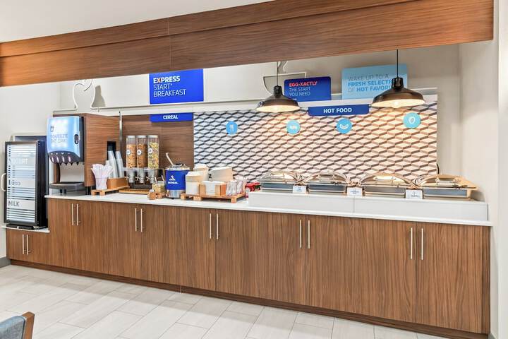 Holiday Inn Express & Suites Hebron - Cincinnati Airport by IHG