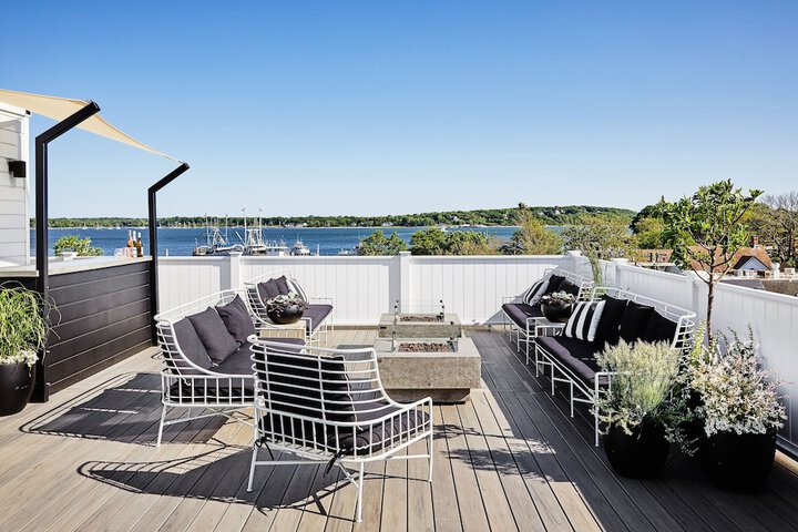 Sundeck 41 of 47