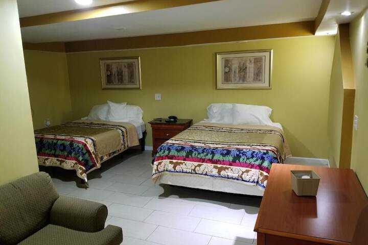 Room 6 of 14
