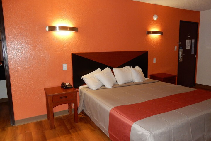 Room 12 of 15