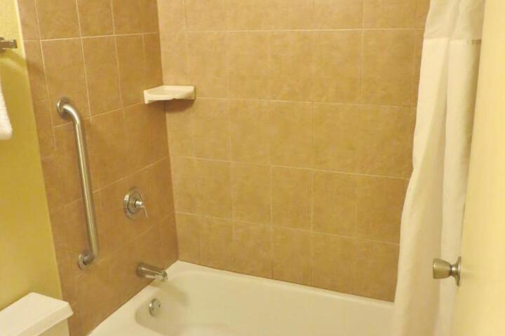 Days Inn by Wyndham Orlando Airport Florida Mall