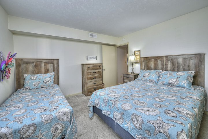 Room 35 of 63