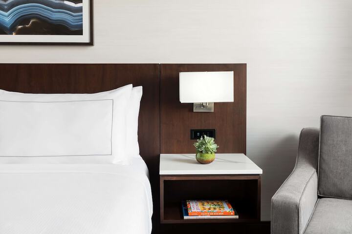 Room 60 of 106