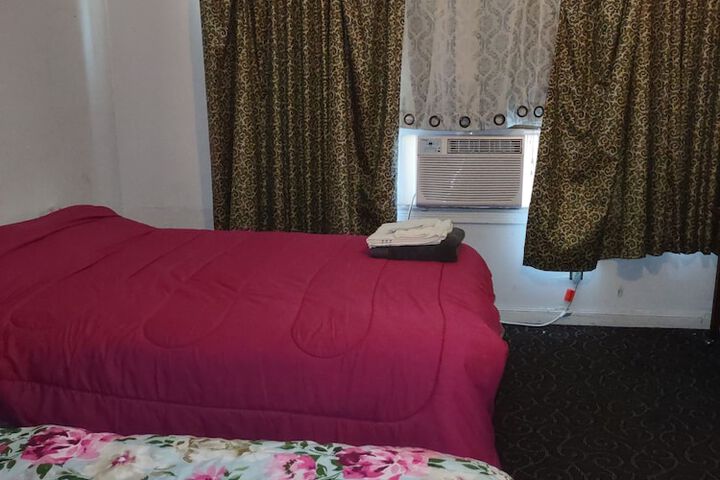 Room 9 of 15