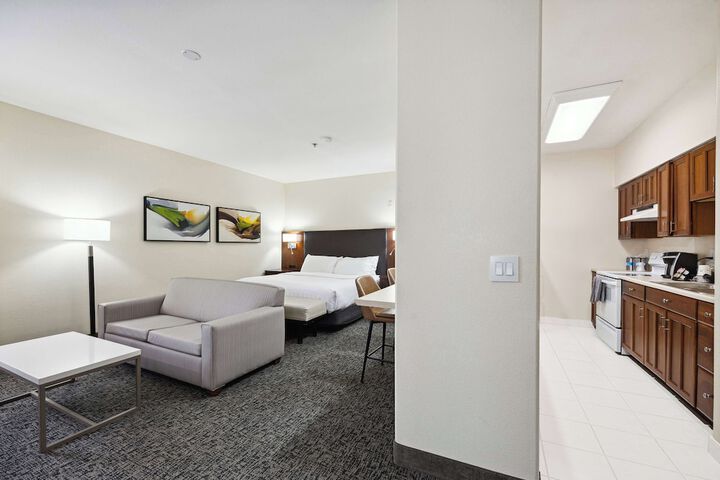 Room 14 of 25