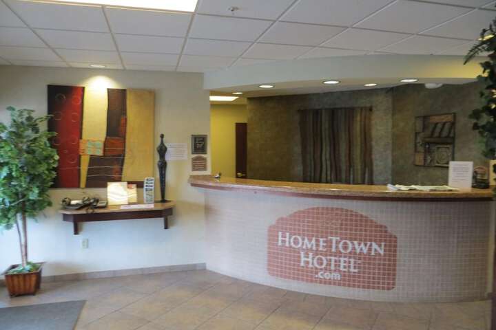 HomeTown Hotel Bryant