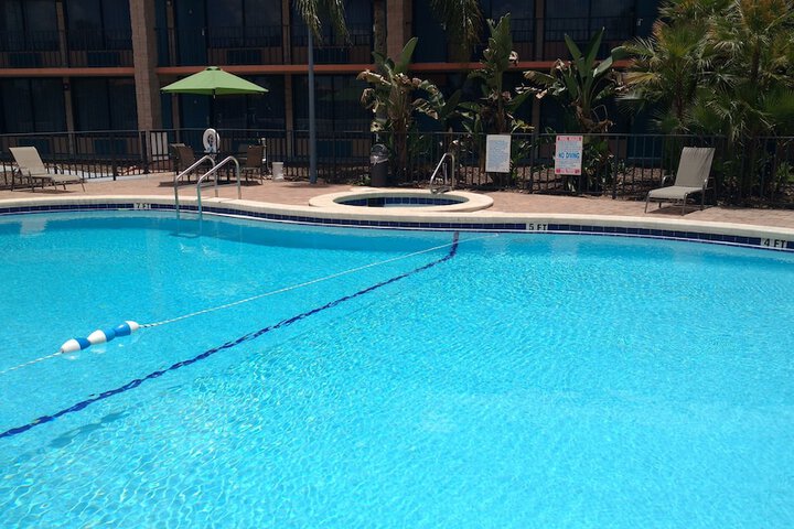 Pool 4 of 25