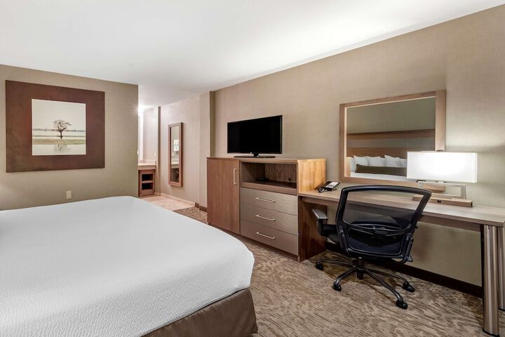 Room 16 of 48