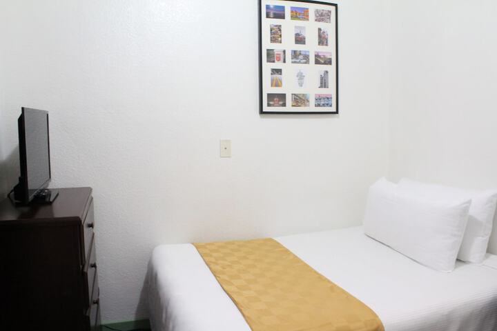 Room 15 of 34