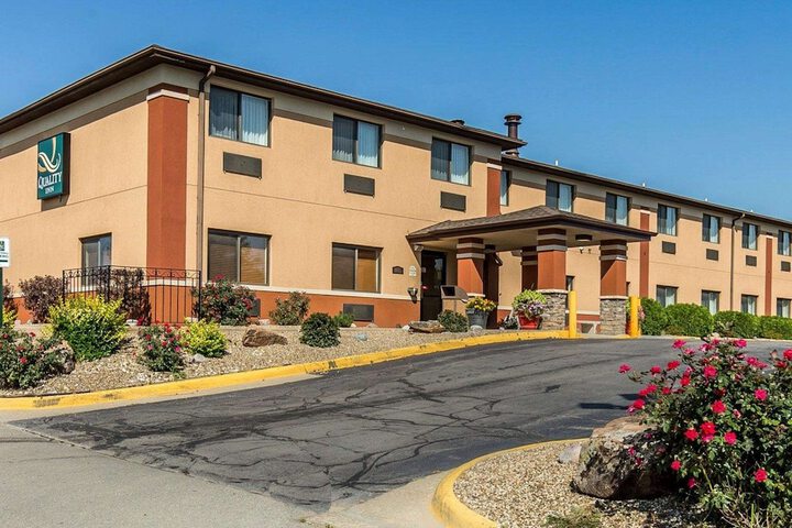 Quality Inn at Collins Road - Cedar Rapids