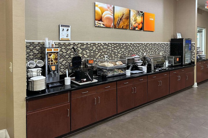 Breakfast/Coffee Service 78 of 85