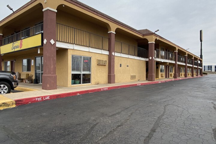 Super 8 by Wyndham Midwest City OK