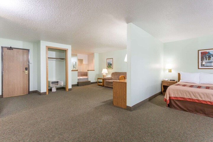 Room 7 of 17