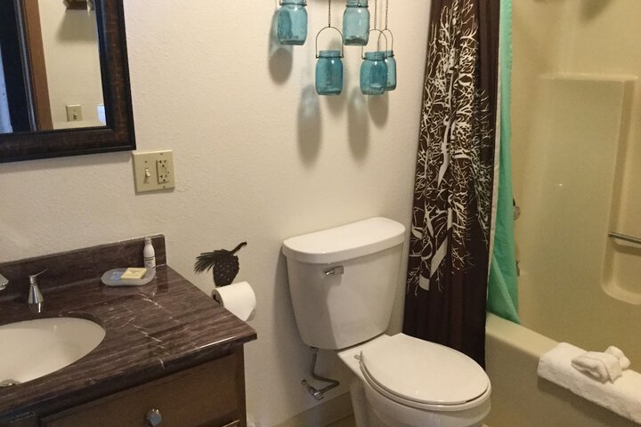 Room 10 of 28