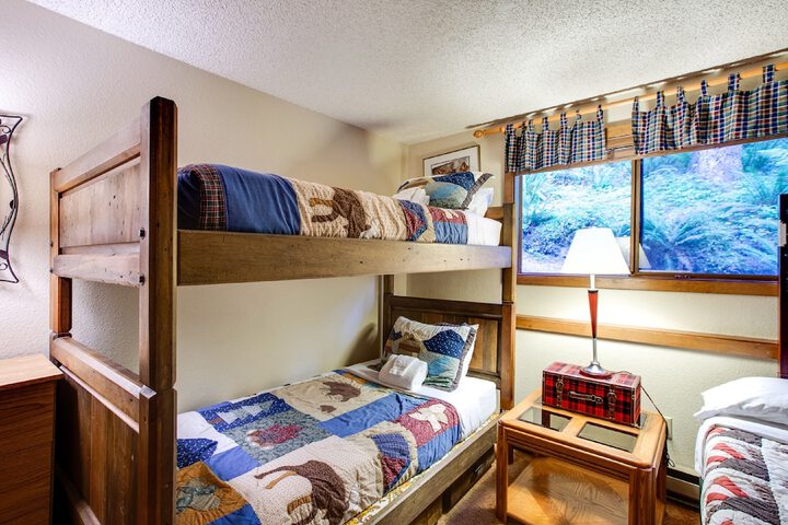 84SW - Sauna - Soaker Tub - Fireplace - Sleeps 6