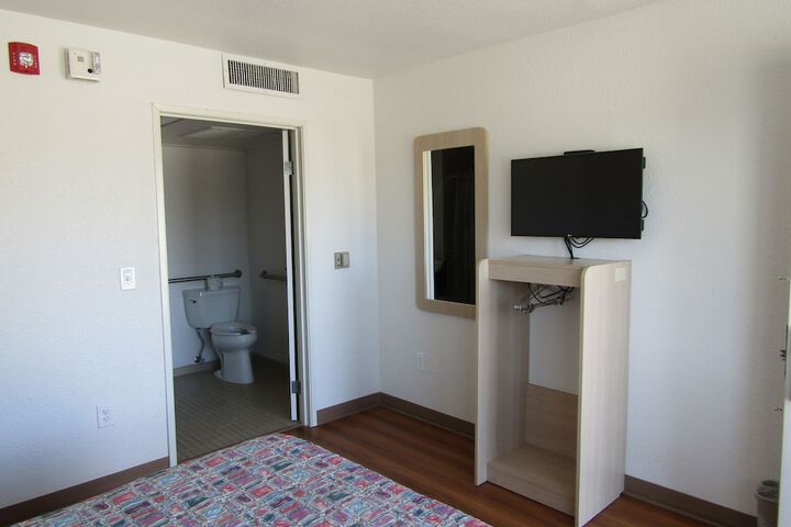 Room 16 of 21
