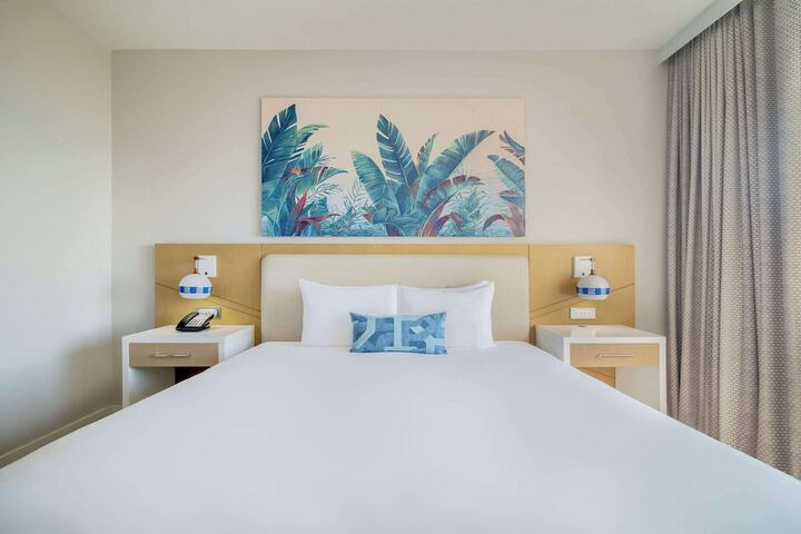 Room 13 of 87