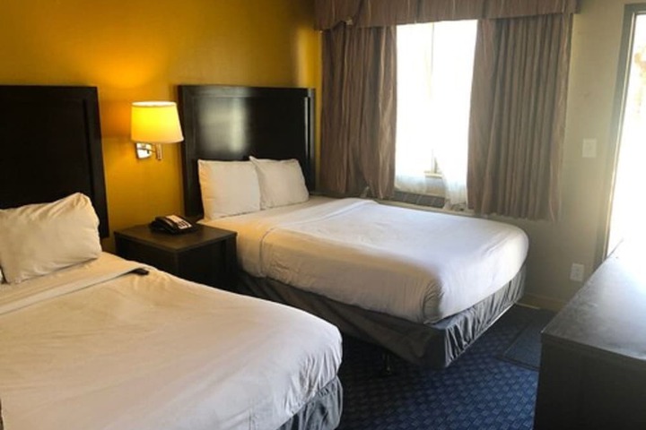 Room 14 of 37