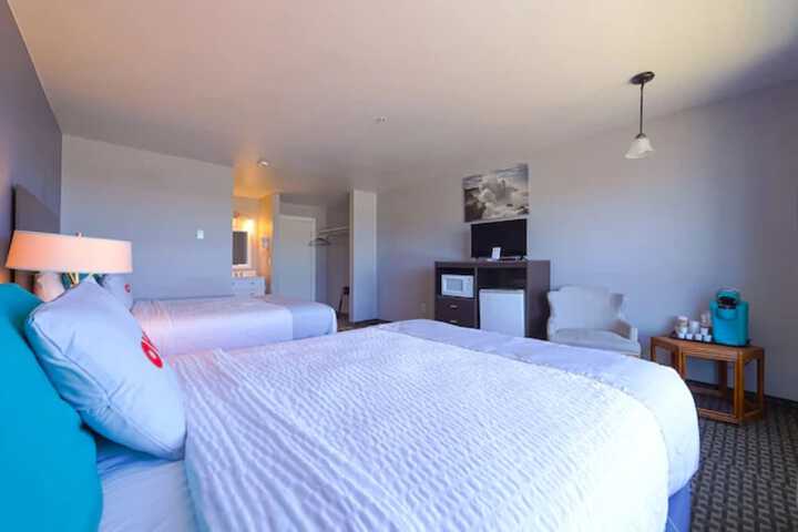 Waves Hotel NYE Beach - Newport OR