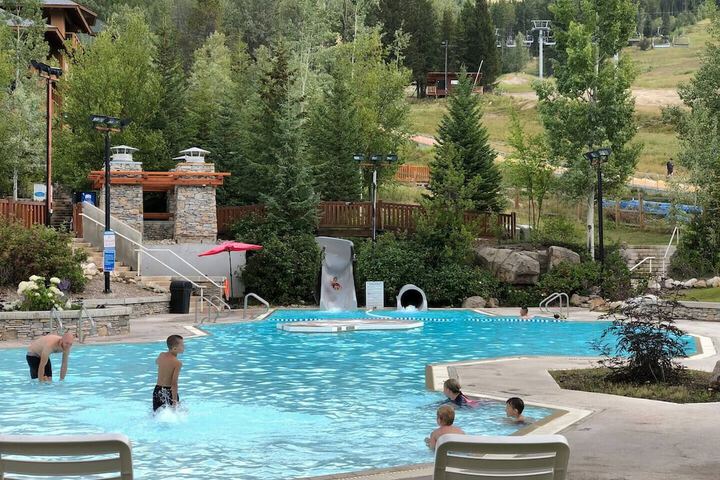 Pool 10 of 47
