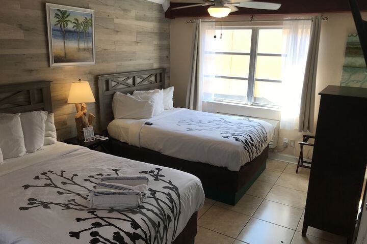 Schooner Hotel