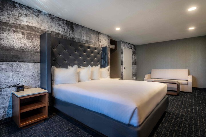 Room 31 of 38