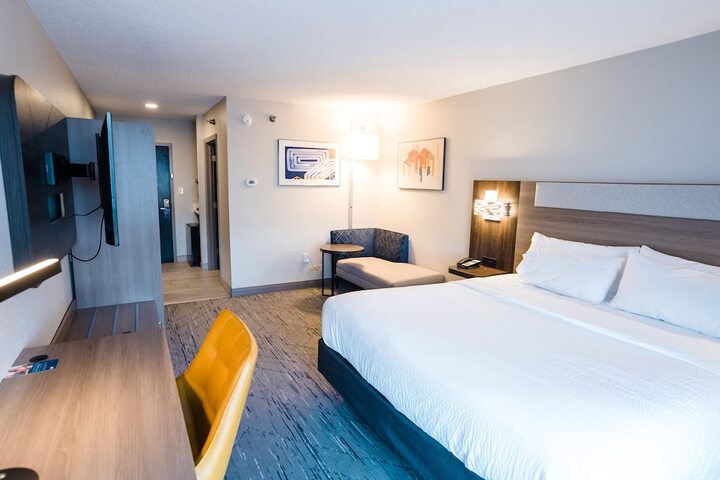 Room 32 of 61