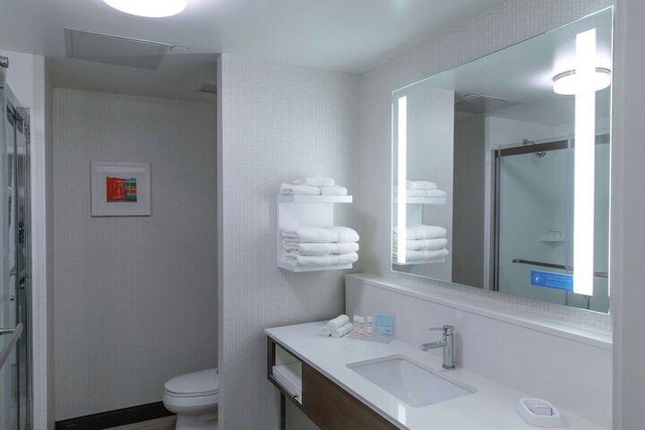 Room 14 of 22