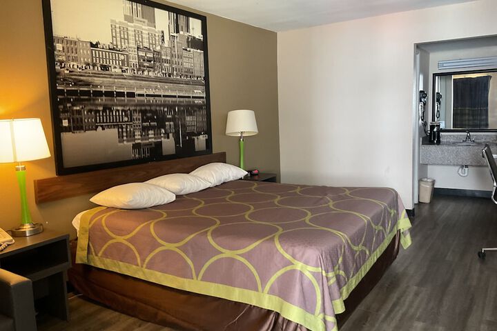 Super 8 by Wyndham Chattanooga / East Ridge