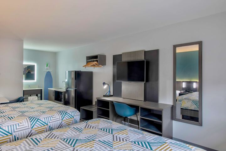 Room 8 of 27
