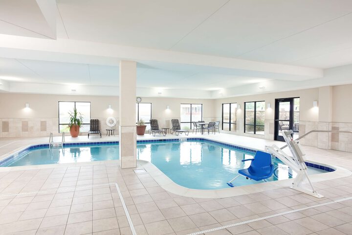 Hampton Inn & Suites Niles / Warren