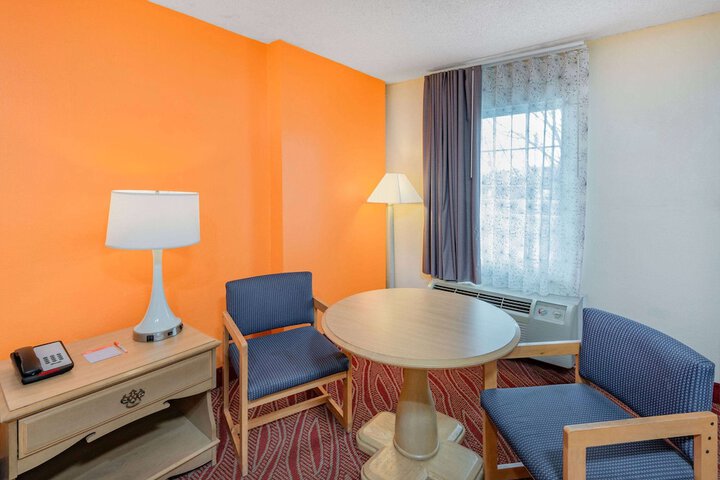 Room 11 of 35