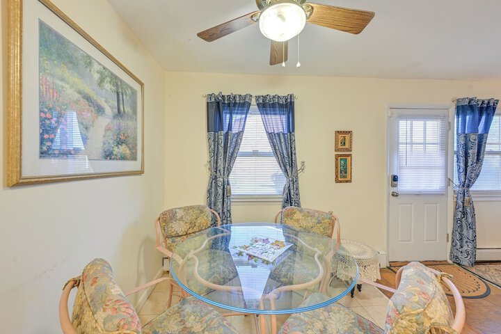 Cozy Bay Shore Condo Near Museums & Outdoor Rec!