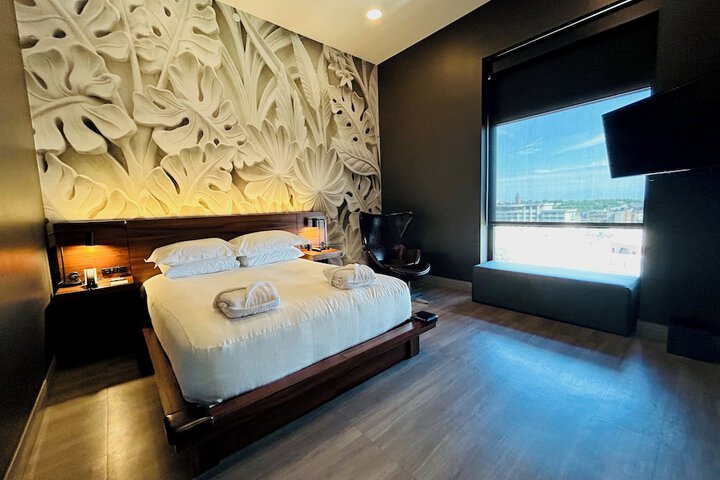 Room 30 of 80