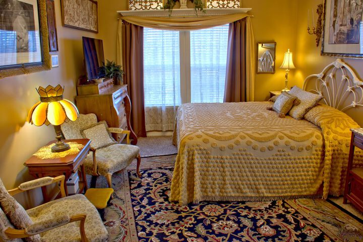 Room 115 of 171