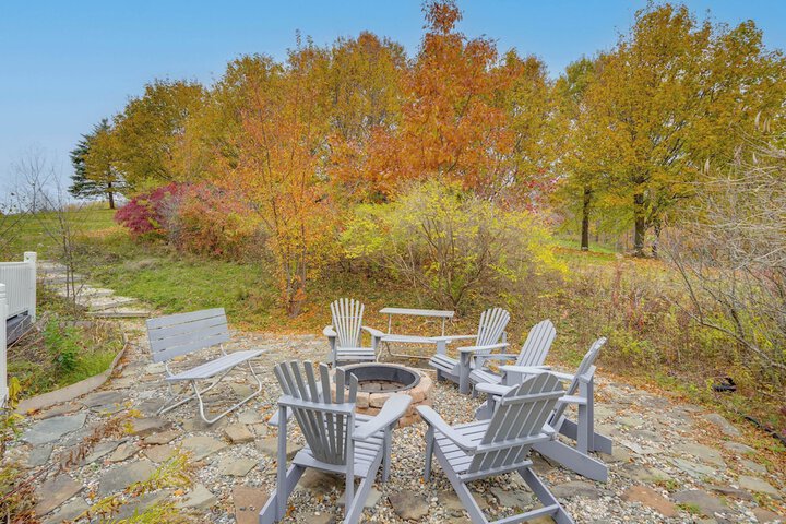 Expansive Upstate Home w / Home Theater!