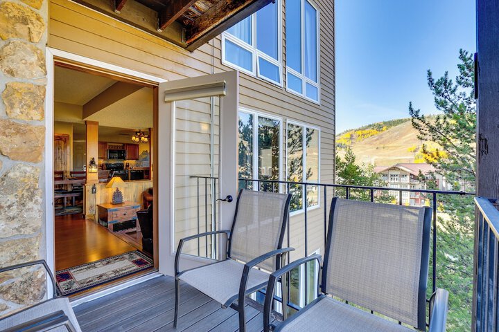 Ski-in / ski-out Granby Ranch Escape With Balcony!