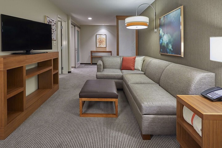 Room 28 of 43