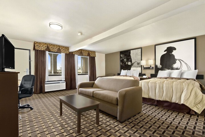 Room 6 of 11