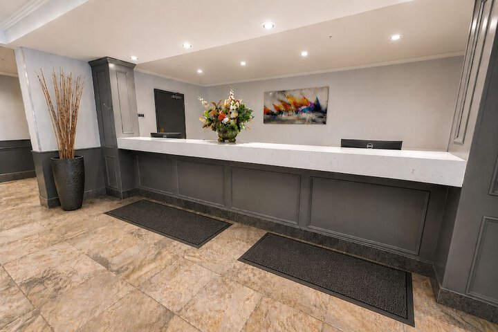 Service Plus Inn & Suites Grande Prairie