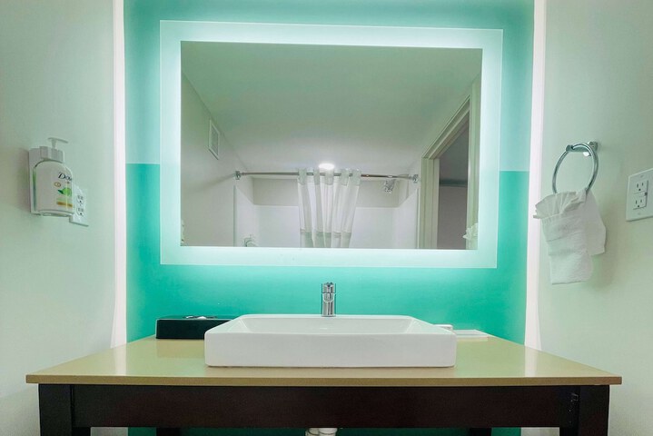 Room 48 of 61